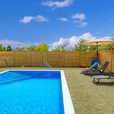 Vila Cosy Infinity With Pool And Bbq *