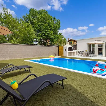 Cosy Infinity With Pool And Bbq * Loborika